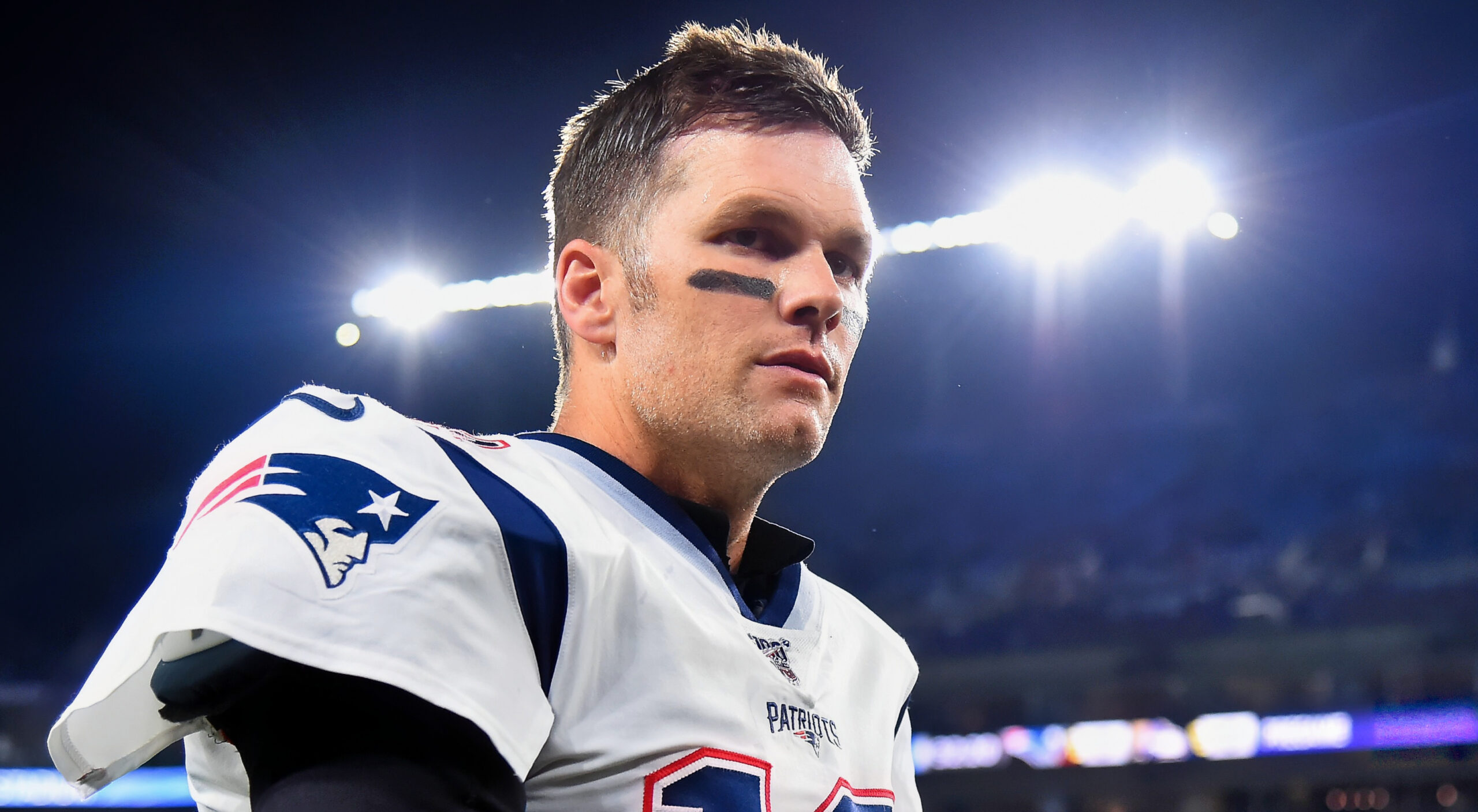 Former Patriots Star Says Tom Brady Was Broken By The Deflategate ...