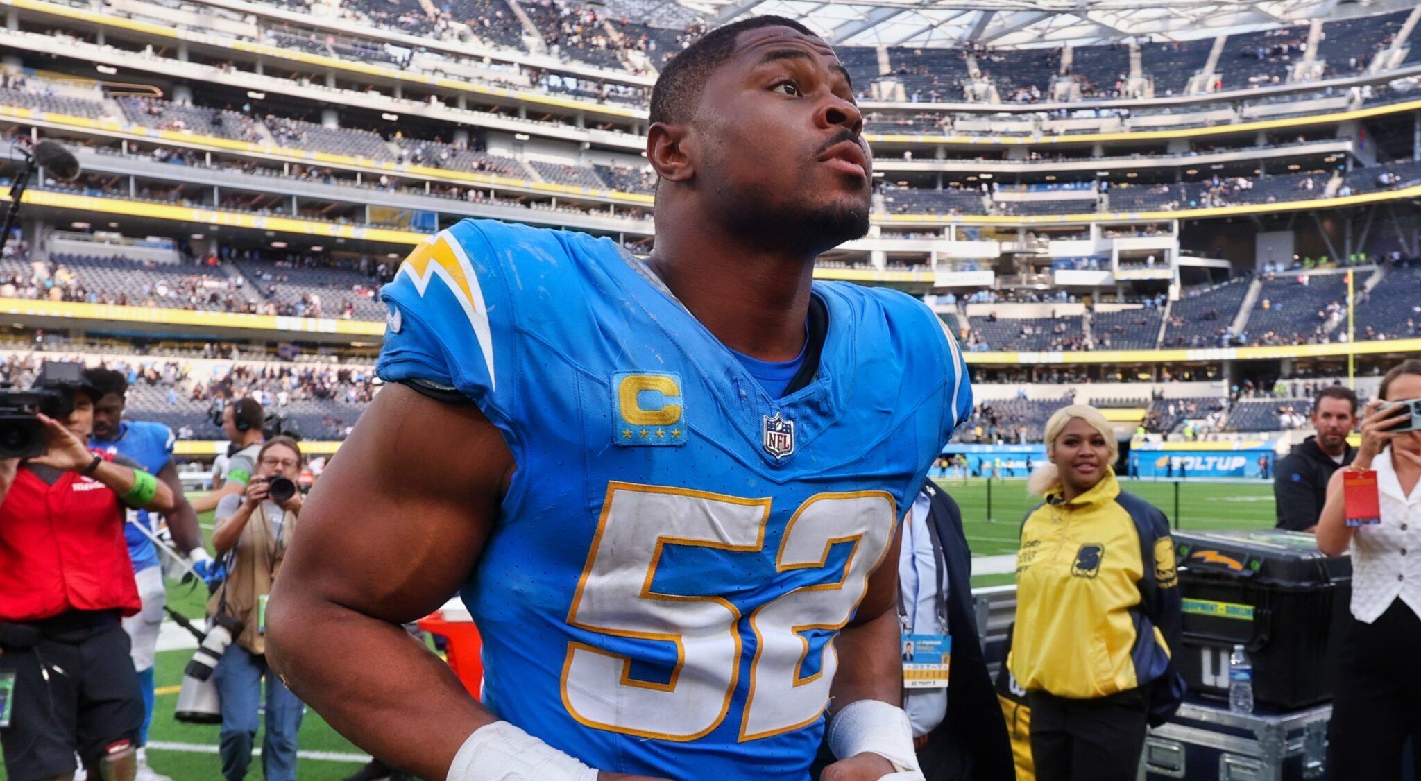 NFC Team Lands Chargers Superstar Khalil Mack In Blockbuster Trade ...