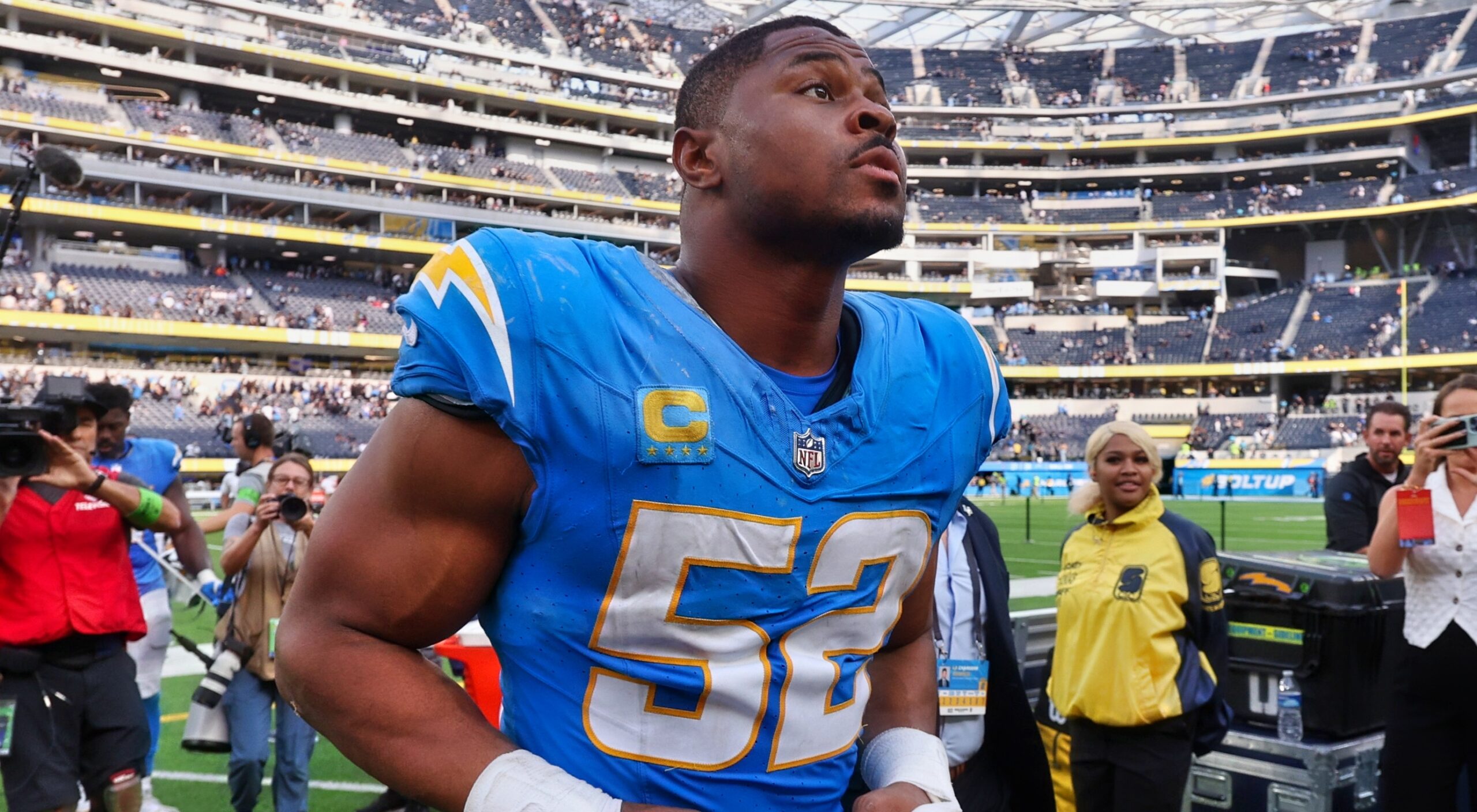 Nfc Team Lands Chargers Superstar Khalil Mack In Blockbuster Trade