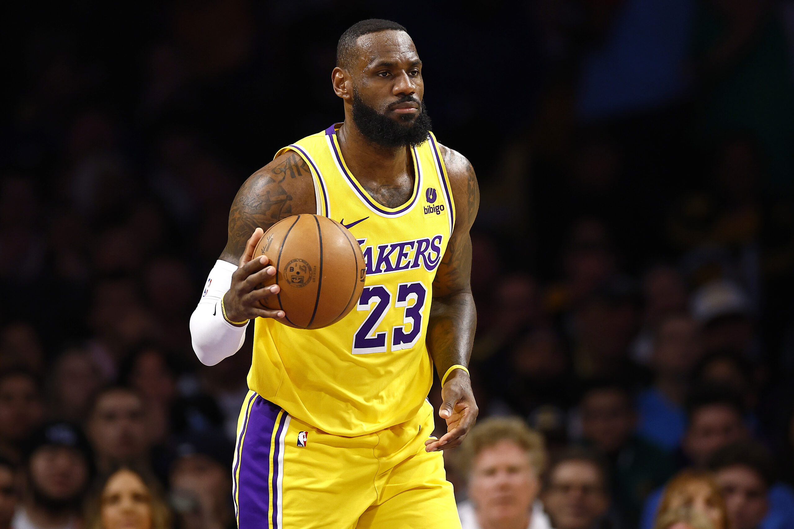 Watch: Lebron James Defies Age, Pulls off Dunk Against the Sacramento Kings