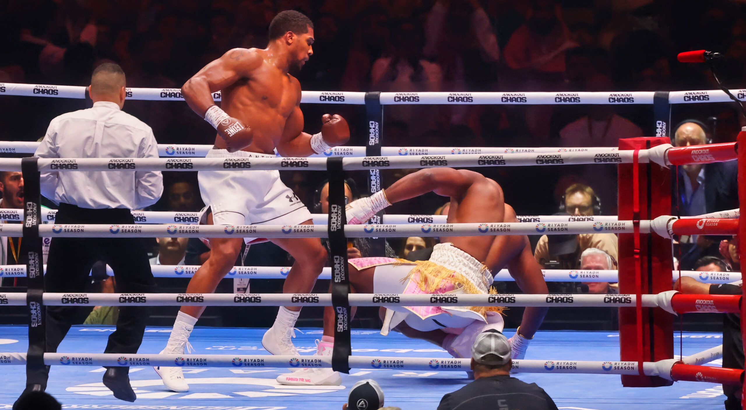 Boxing Fans Insist Anthony Joshua vs. Francis Ngannou Fight Was “Rigged ...