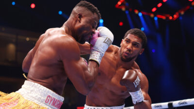 Anthony Joshua beats Francis Ngannou