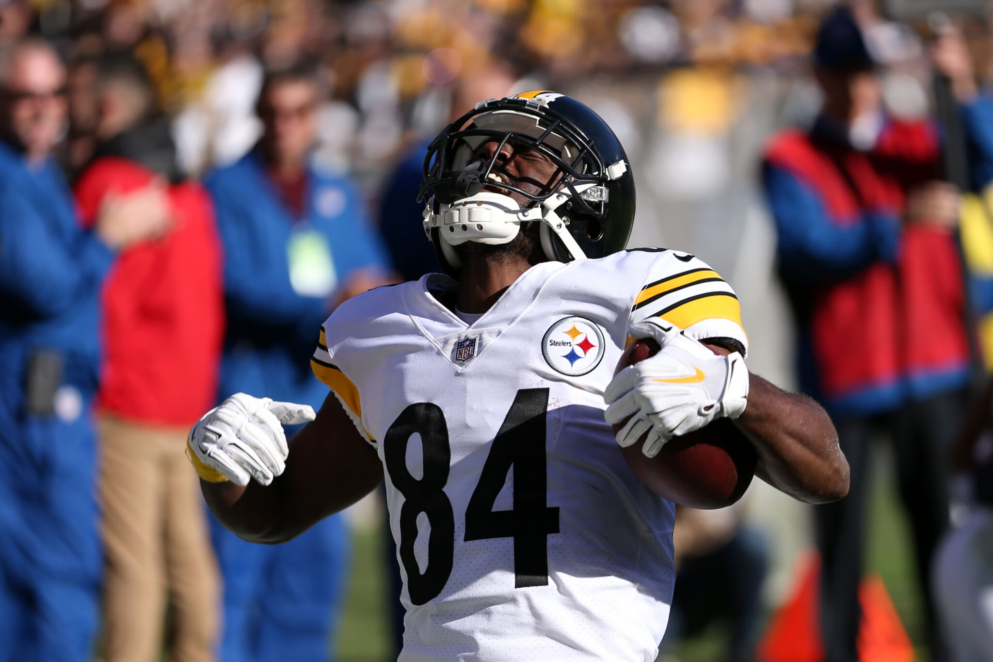 Antonio Brown Makes Tempting Offer To Pittsburgh Steelers That’s So 