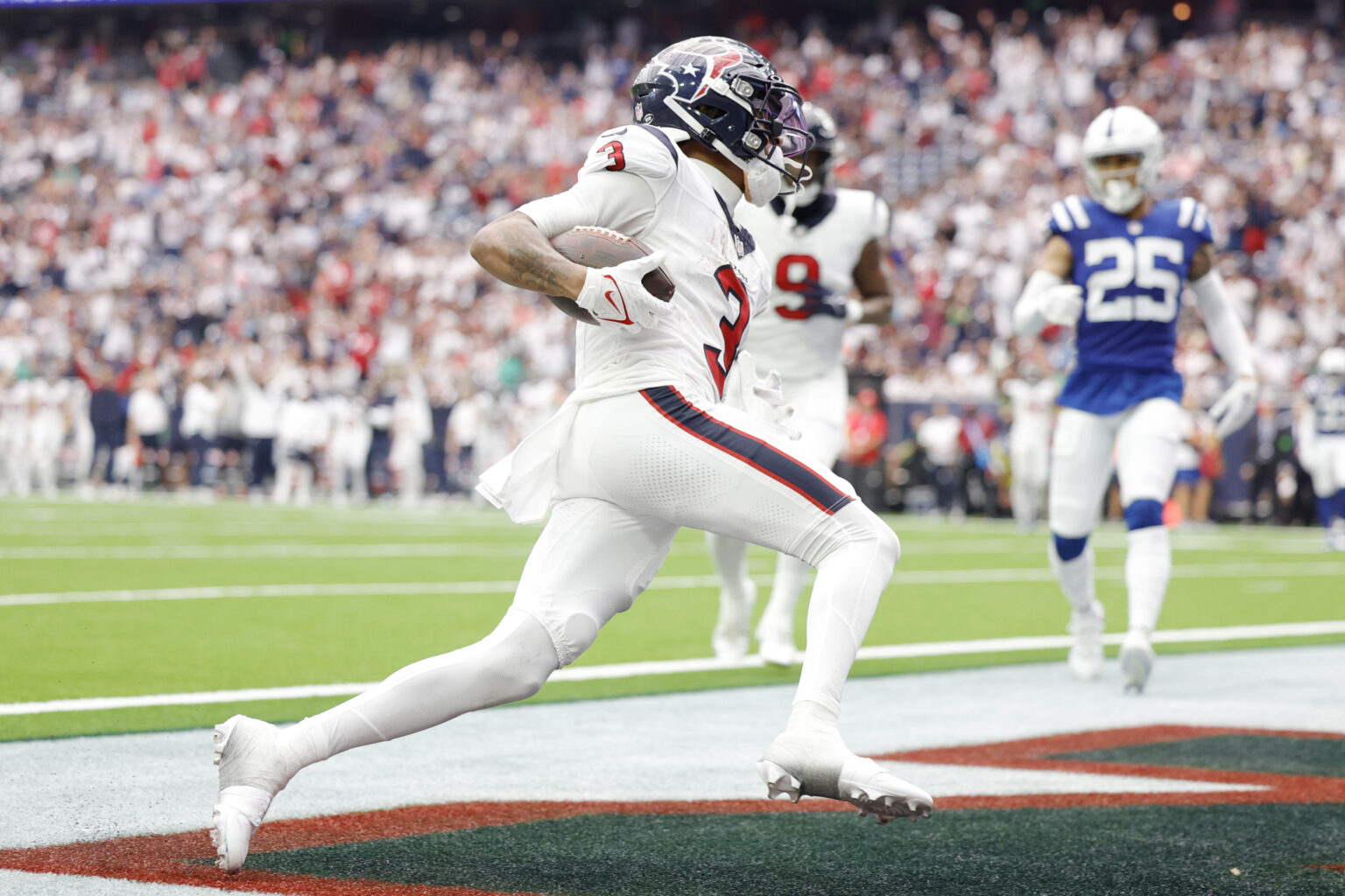 Bone-Chilling Photo Shows Just How Lucky Texans WR Tank Dell Is To Be ...