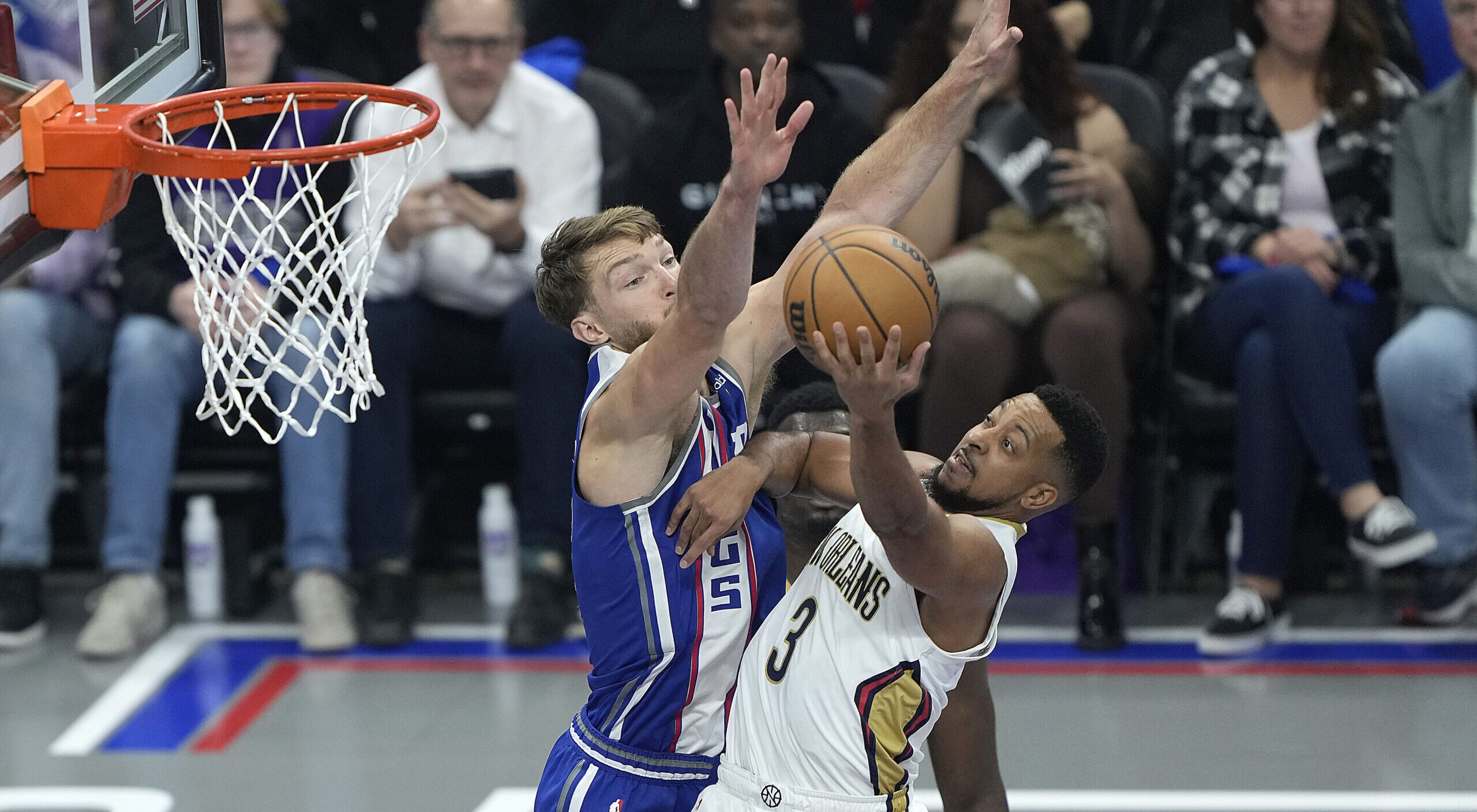 “It’s a Chicken Wing!”: The Commentator Goes Wild in the Kings vs