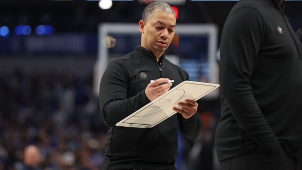 Tyronn Lue signs contract extension with Los Angeles Clippers