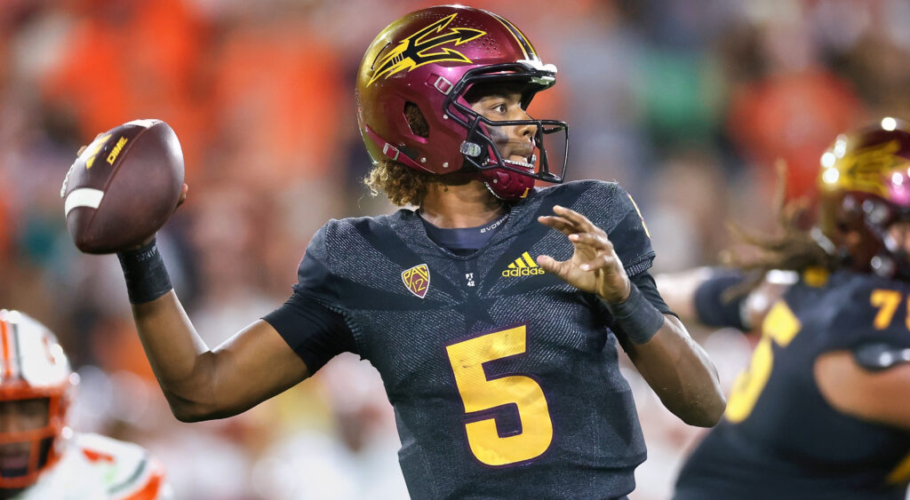 Jaden Rashada throwing a football