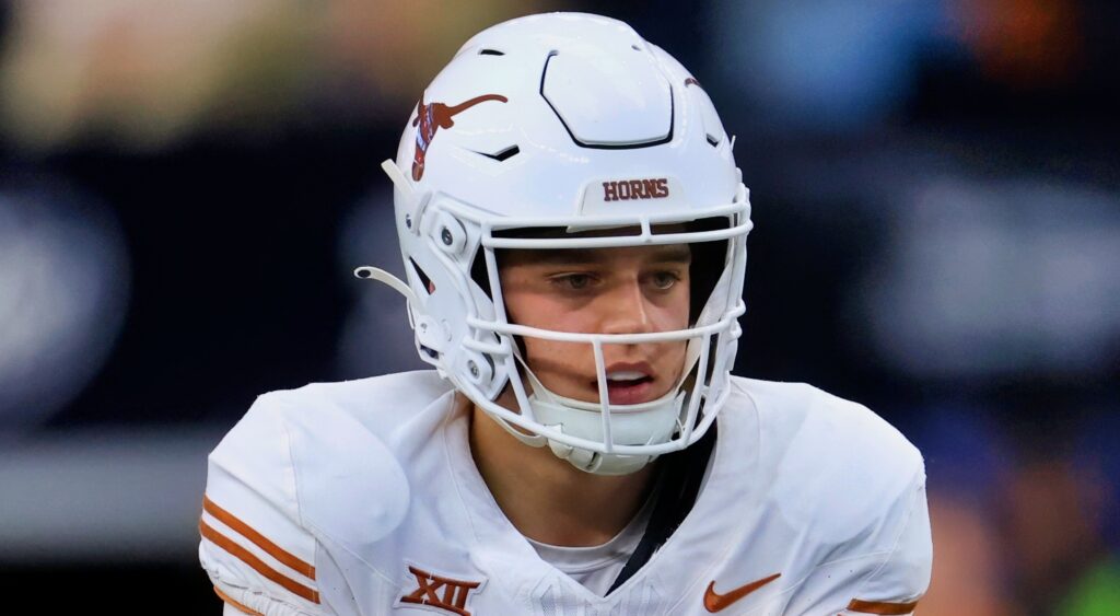 Arch Manning in Texas Longhorns uniform