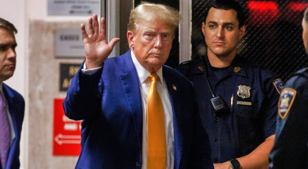 Donald Trump waving