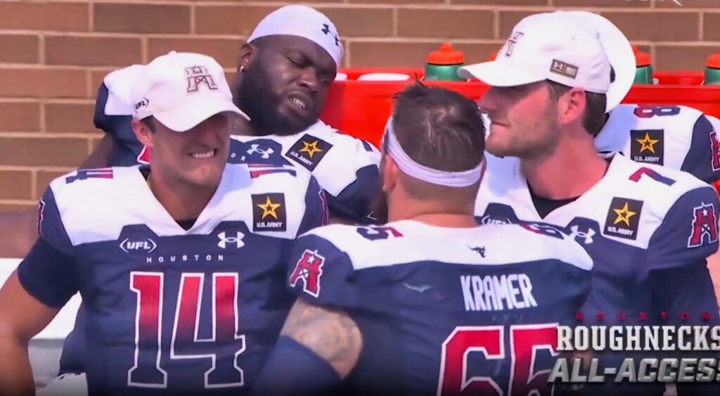 Houston Roughnecks players on sidelines