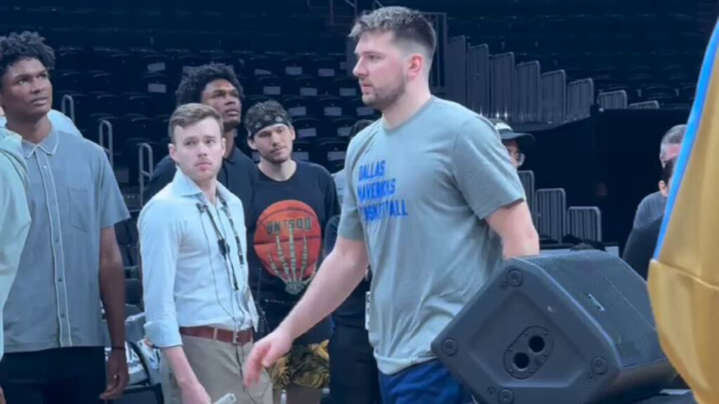 Luka Doncic, Dallas Mavericks, Ball Boy