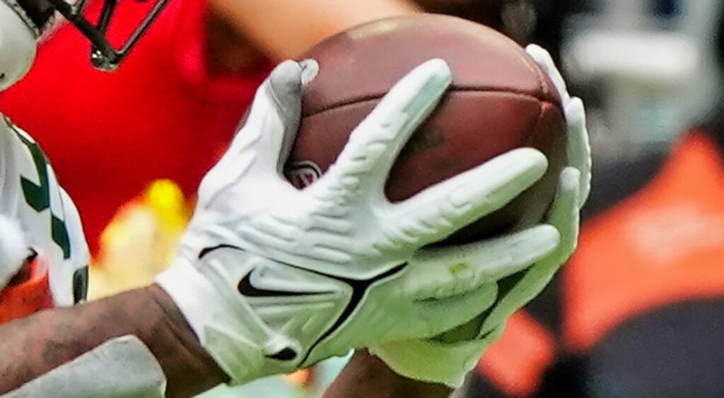 Marcedes Lewis' hands as he catches a ball.