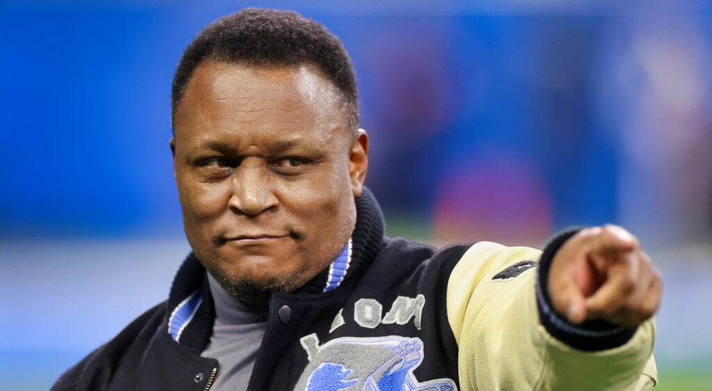 NFL Fans Are Praying For Lions Legend & Hall Of Fame RB Barry Sanders After Concerning Health Announcement