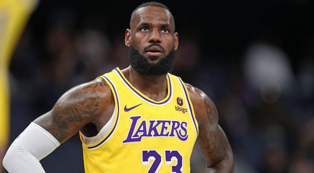 LeBron James is willing to pay cut for three Lakers player