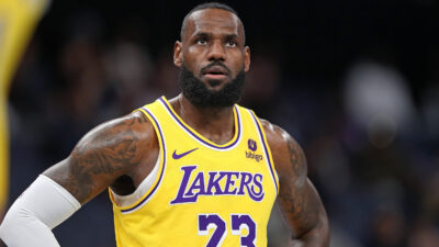 LeBron James is willing to pay cut for three Lakers player