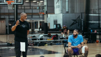 Phil Handy trains Anthony Davis