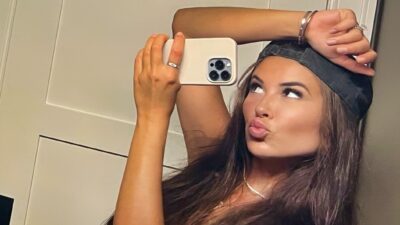 Rachel Bush posing in mirror