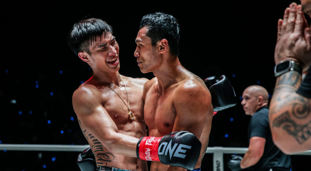 “Smokin” Jo Nattawut vs Tawanchai PK Saenchai