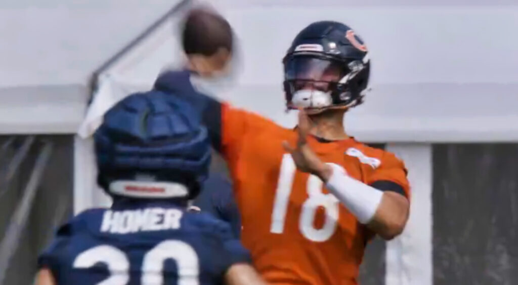 Caleb Williams throwing football