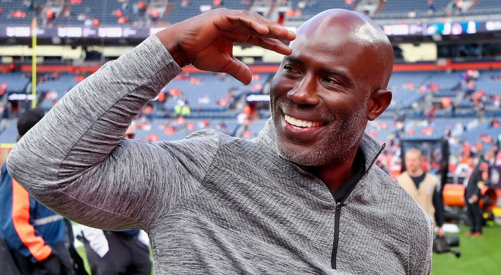 Terrell Davis saluting