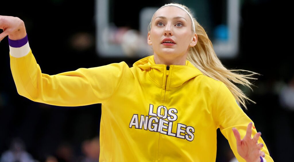 Cameron Brink in Sparks warmups