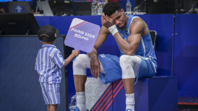 Giannis Antetokounmpo gets emotional after Olympics qualification