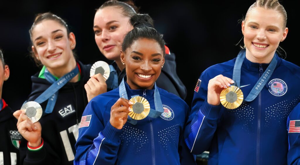 Simone Biles with Olympic Gymnastic teammates