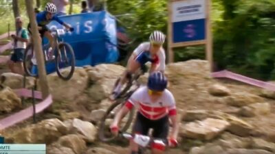 Loana Lecomte falling over bike