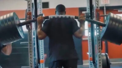 Nick Chubb squatting