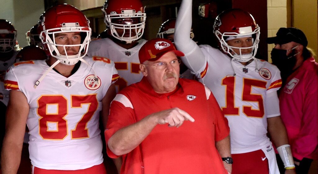 Travis Kelce, Andy Reid and Patrick Mahomes look on before game.