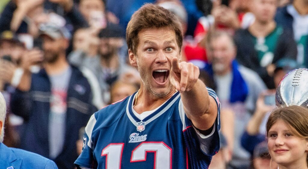 Tom Brady pointing.