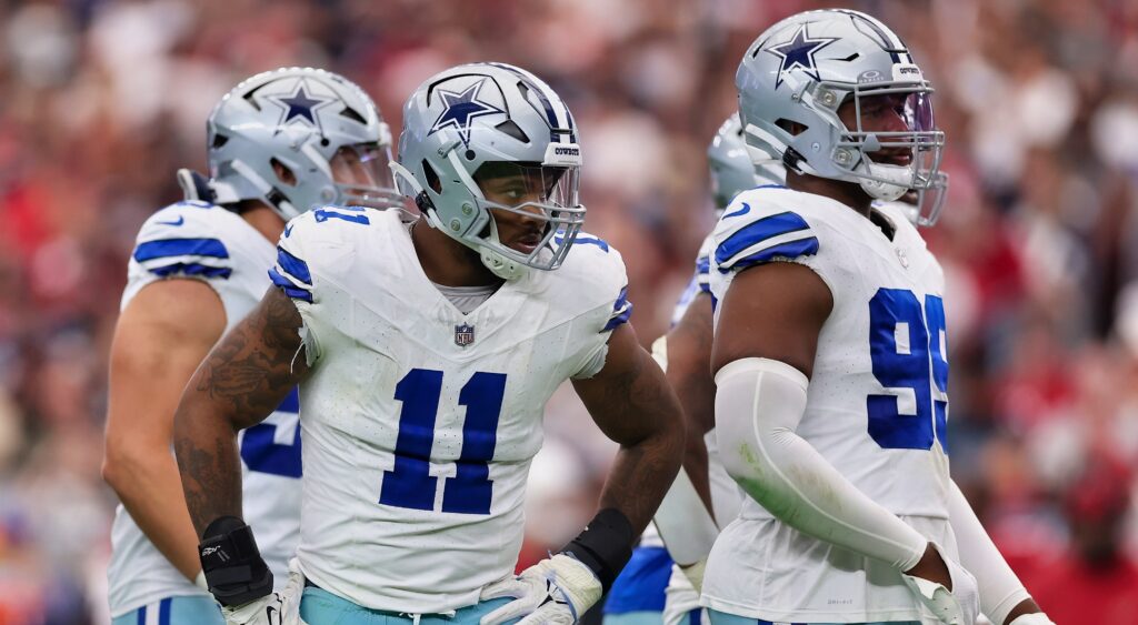 Micah Parsons with teammates on field