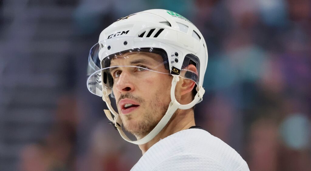 Sidney Crosby of Pittsburgh Penguins looking on.