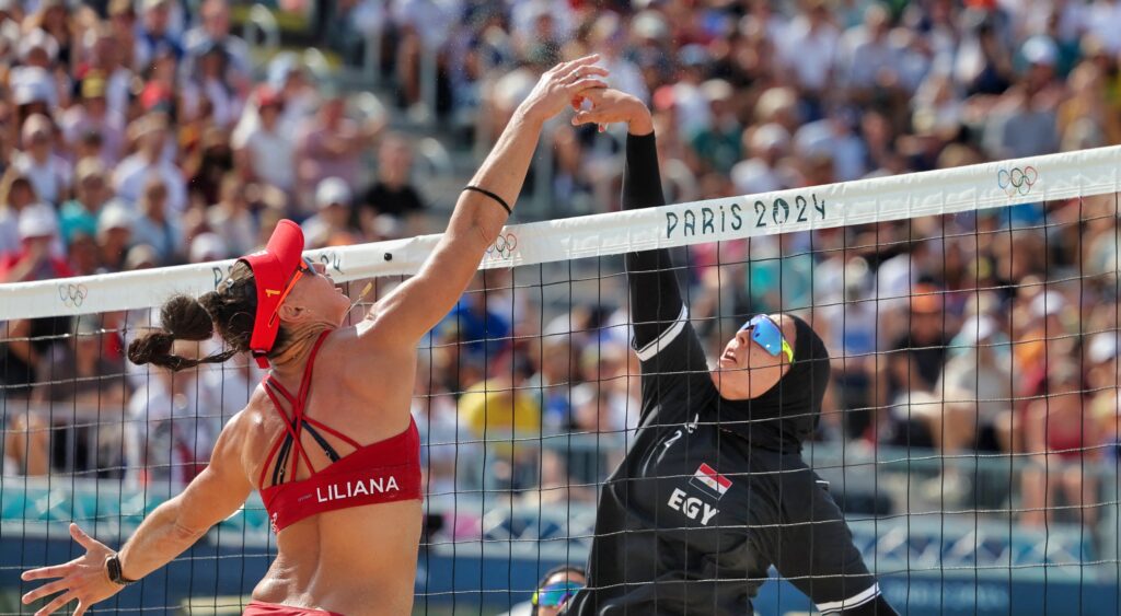 Spain's Liliana Fernandez Steiner and Egypt's Doaa Elghobashy battle at the net