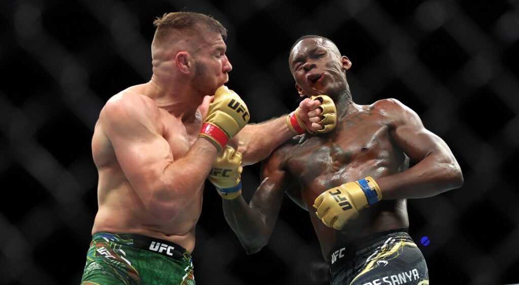 Dricus Du Plessis fights Israel Adesanya