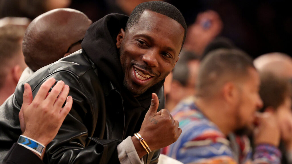 Rich Paul giving thumbs up.