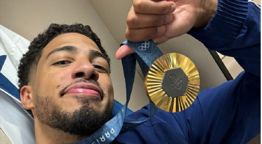 Tyrese Haliburton mocks himself