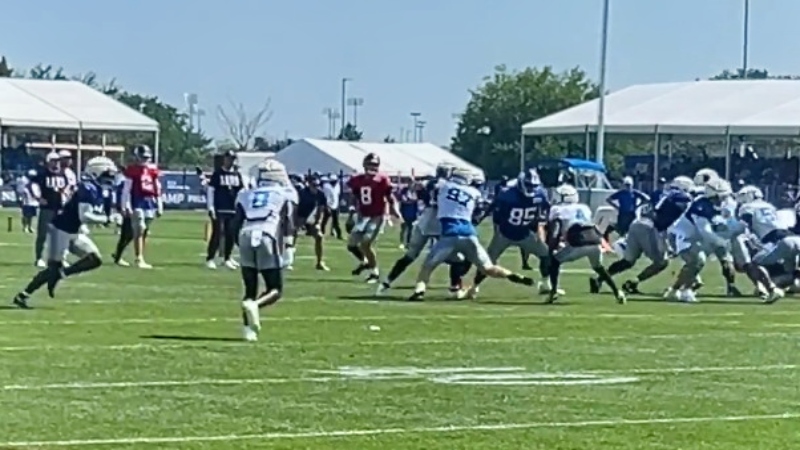 Daniel Jones watches during play in New York Giants-Detroit Lions practice.