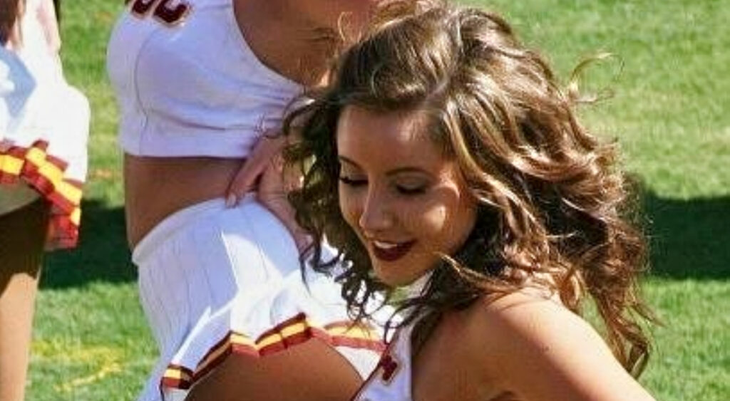 USC Cheerleaders dancing