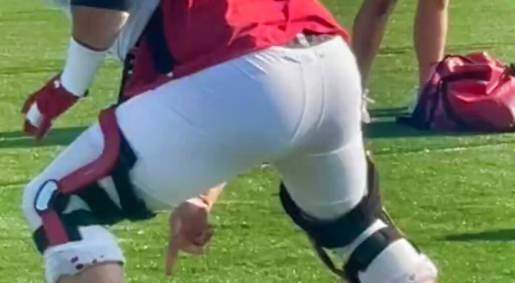 Wisconsin Badgers offensive lineman working out in practice.