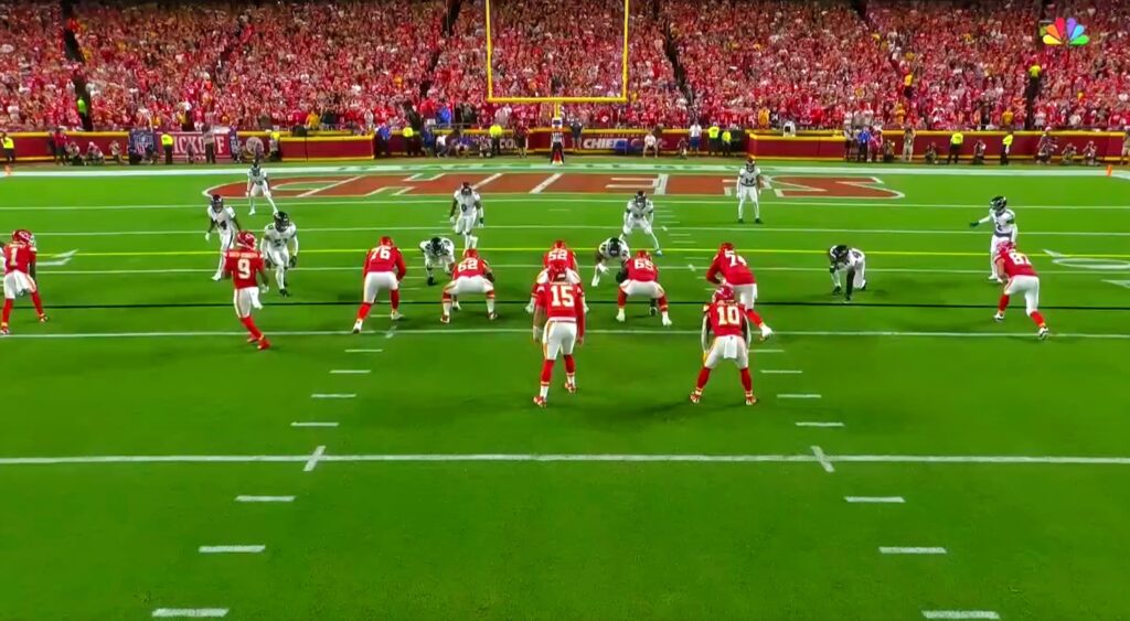 Chiefs offense lines up for a play vs. ravens defense.