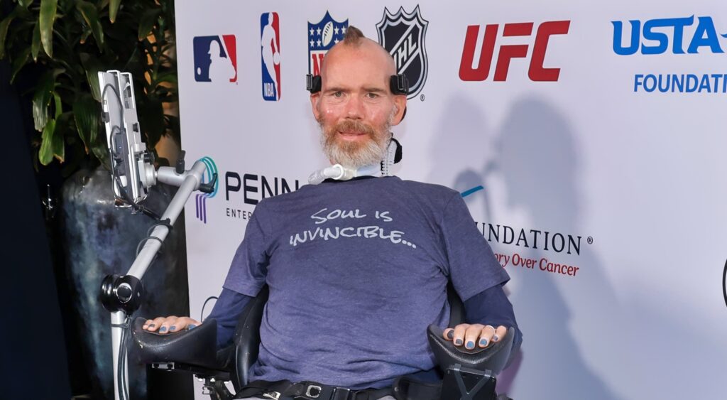 Steve Gleason taking a picture