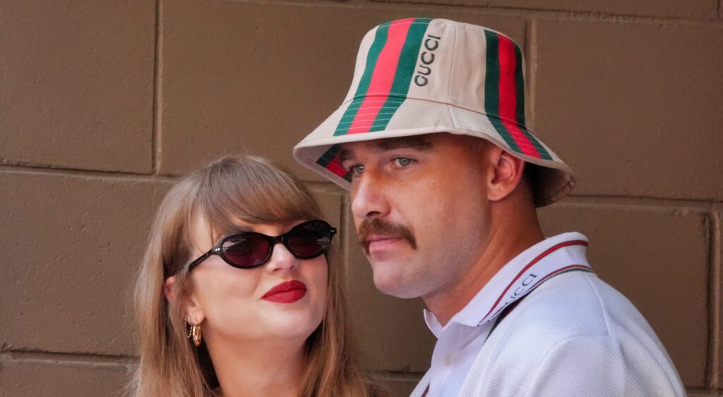 Taylor Swift and Travis Kelce at tennis match.