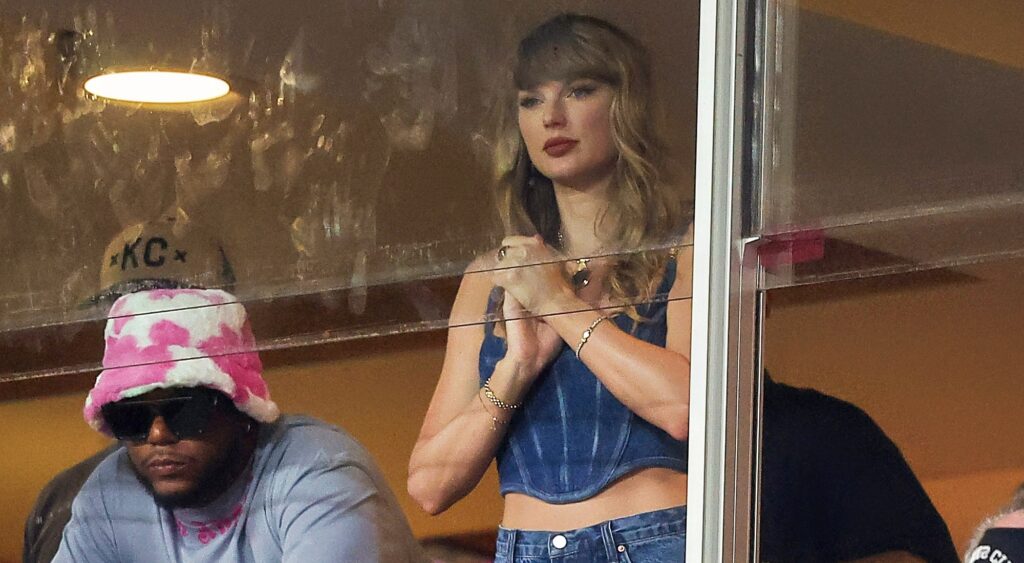 Taylor Swift in suite