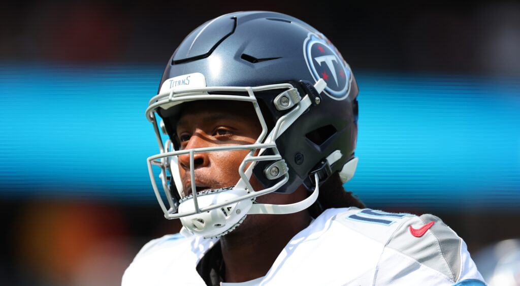 DeAndre Hopkins of Tennessee Titans looking on.