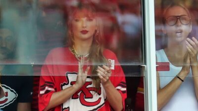 Taylor Swift in suite