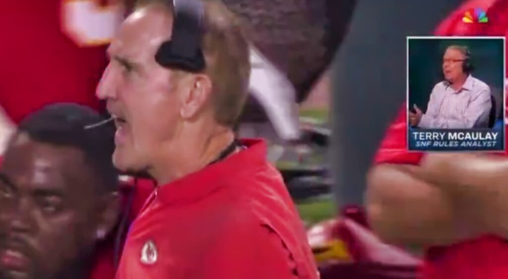 Kansas City Chiefs DC Steve Spagnuolo on sidelines