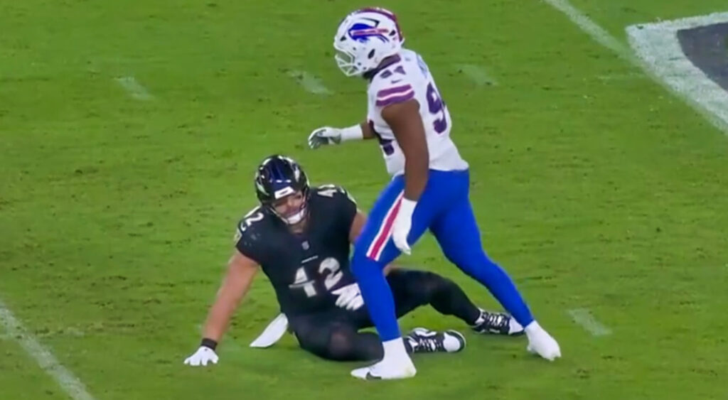 WATCH: Bills’ Dawuane Smoot Caught On Camera Delivering Disgusting Cheap Shot On Ravens Pro Bowl FB Patrick Ricard During ‘Sunday Night Football’! - Sport News