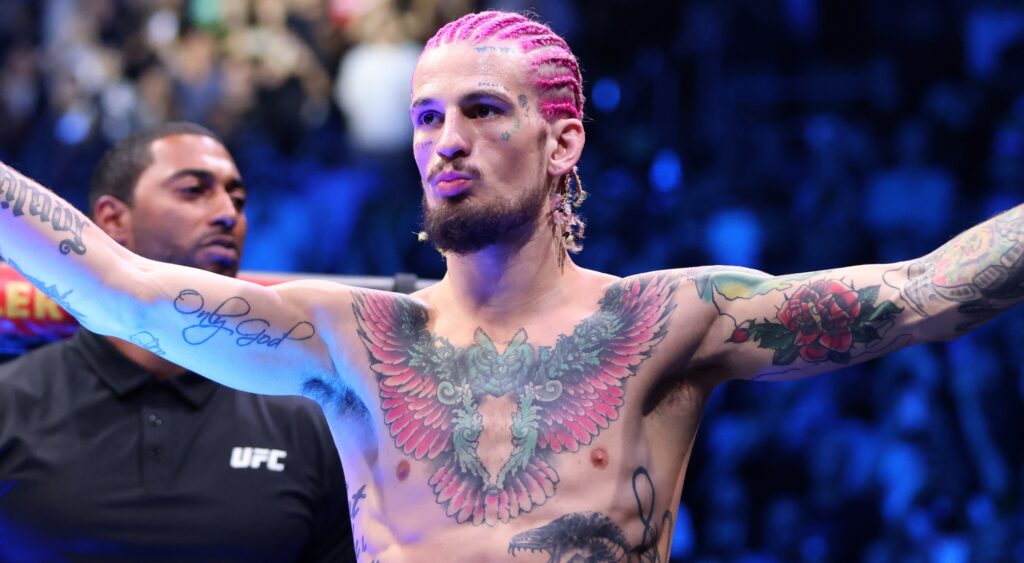 Women Boxer Gets Labeled as Sean O'Malley over pink hairs