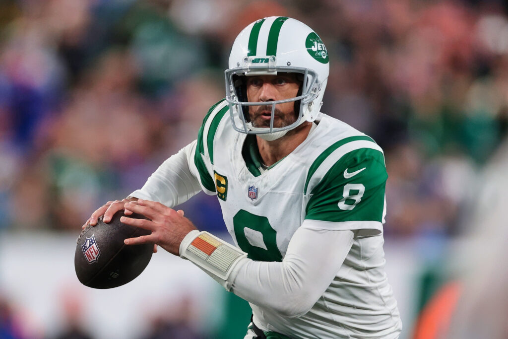 Jets relying much on Aaron Rodgers 